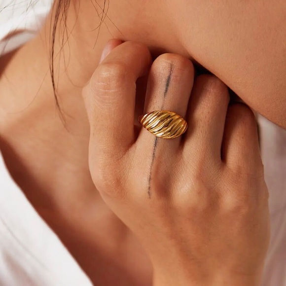 🧡10/$45🧡NEW 14K Gold Plated Croissant Stainless Steel Ring - Picture 5 of 12